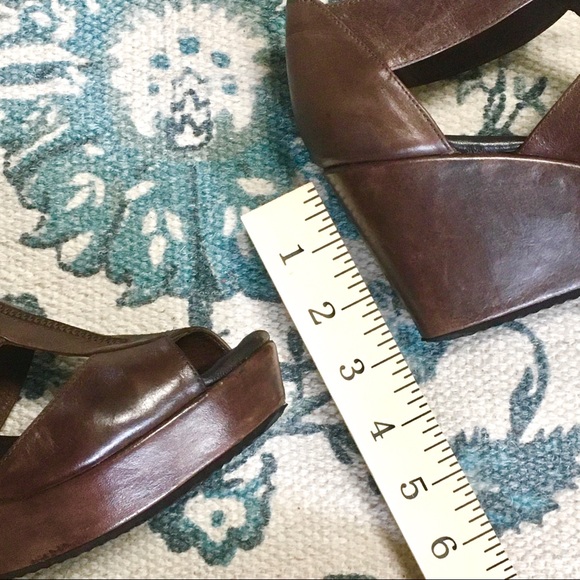 One Of A Kind Brown Leather Platform Sanals - Picture 7 of 8